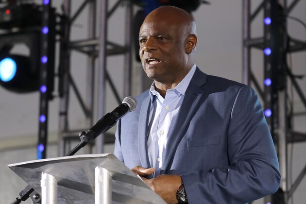 HOUSTON, TX - FEBRUARY 04:  Former NFL football player Warren Moon speaks onstage during the 30th Annual Leigh Steinberg Super Bowl Party on February 4, 2017 in Houston, Texas.  (Photo by Tasos Katopodis/Getty Images for Leigh Steinberg)