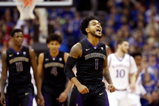 KANSAS CITY, MO - DECEMBER 06:  David Crisp #1 of the Washington Huskies celebrates during a timeout in  the game against the Kansas Jayhawks at the Sprint Center on December 6, 2017 in Kansas City, Missouri.  (Photo by Jamie Squire/Getty Images)