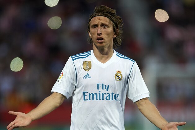 GIRONA, SPAIN - OCTOBER 29:  Luka Modric of Real Madrid reacts during the La Liga match between Girona and Real Madrid at Municipal de Montilivi Stadium on October 29, 2017 in Girona, Spain.  (Photo by Manuel Queimadelos Alonso/Getty Images)