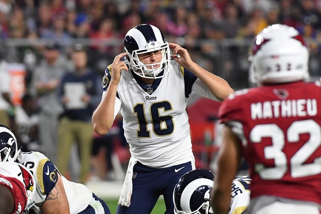 GLENDALE, AZ - DECEMBER 03:  Jared Goff #16 of the Los Angeles Rams calls a play from the line of scrimmage against the Arizona Cardinals at University of Phoenix Stadium on December 3, 2017 in Glendale, Arizona.  (Photo by Norm Hall/Getty Images)
