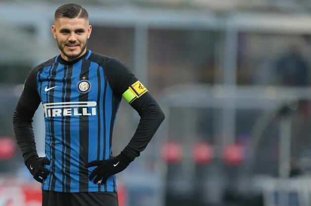 MILAN, ITALY - DECEMBER 03:  Mauro Emanuel Icardi of FC Internazionale Milano looks on during the Serie A match between FC Internazionale and AC Chievo Verona at Stadio Giuseppe Meazza on December 3, 2017 in Milan, Italy.  (Photo by Emilio Andreoli/Getty Images)