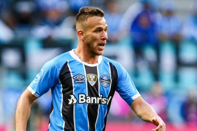 PORTO ALEGRE, BRAZIL - SEPTEMBER 17: Arthur of Gremio during the match Gremio v Chapecoense as part of Brasileirao Series A 2017, at Arena do Gremio on September 17, 2017, in Porto Alegre, Brazil. (Photo by Lucas Uebel/Getty Images)