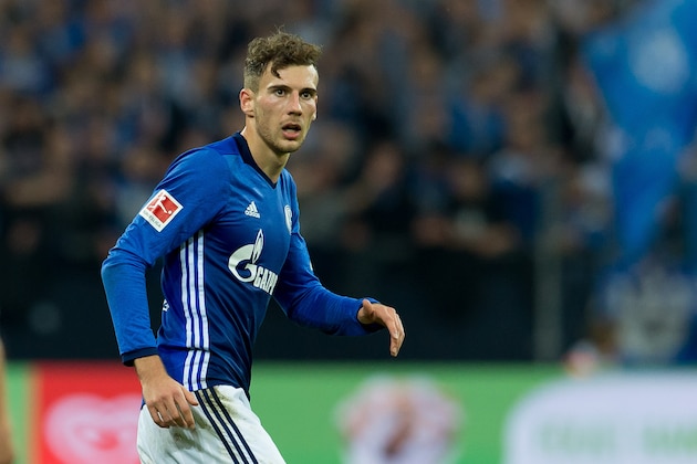 GELSENKIRCHEN, GERMANY - OCTOBER 20: Leon Goretzka of Schalke looks on during the Bundesliga match between FC Schalke 04 and 1. FSV Mainz 05 at Veltins-Arena on October 20, 2017 in Gelsenkirchen, Germany. (Photo by TF-Images/TF-Images via Getty Images)