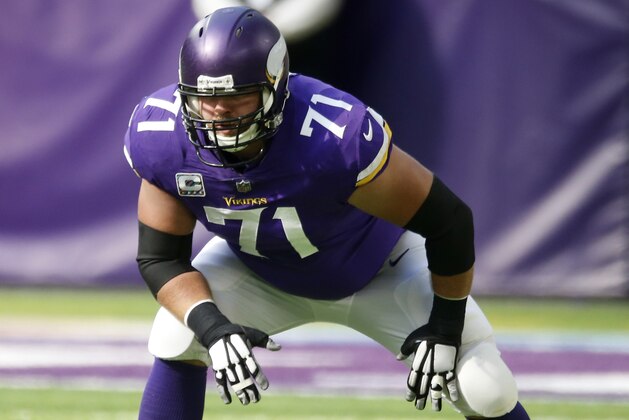 Minnesota Vikings offensive tackle Riley Reiff gets set for a play during the first half of an NFL football game against the Baltimore Ravens, Sunday, Oct. 22, 2017, in Minneapolis. (AP Photo/Jim Mone)