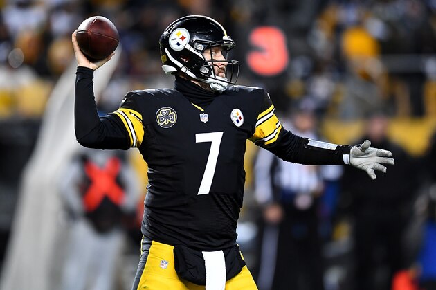 PITTSBURGH, PA - DECEMBER 10: Ben Roethlisberger #7 of the Pittsburgh Steelers drops back to pass in the second quarter during the game against the Baltimore Ravens at Heinz Field on December 10, 2017 in Pittsburgh, Pennsylvania. (Photo by Joe Sargent/Getty Images)