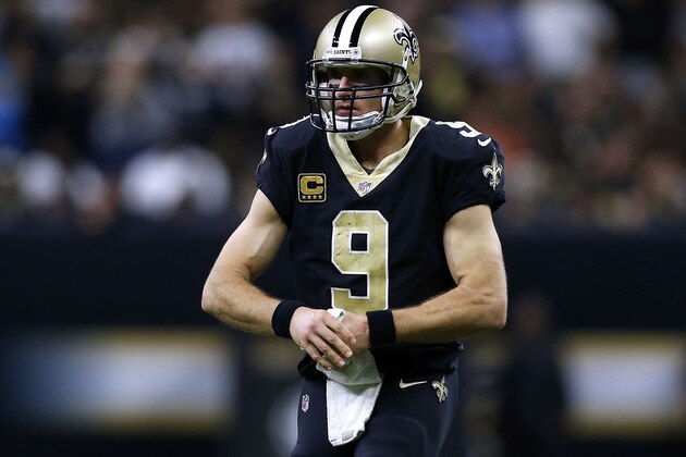 NEW ORLEANS, LA - DECEMBER 03: Drew Brees #9 of the New Orleans Saints reacts during a game against the Carolina Panthers at the Mercedes-Benz Superdome on December 3, 2017 in New Orleans, Louisiana.  (Photo by Jonathan Bachman/Getty Images)