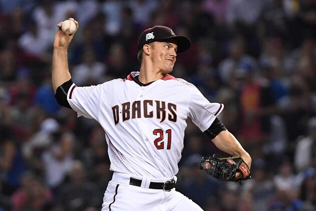 PHOENIX, AZ - OCTOBER 09:  Zack Grienke #21 of the Arizona Diamondbacks delivers a pitch during game three of the National League Divisional Series against the Los Angeles Dodgers at Chase Field on October 9, 2017 in Phoenix, Arizona.  (Photo by Norm Hall/Getty Images)
