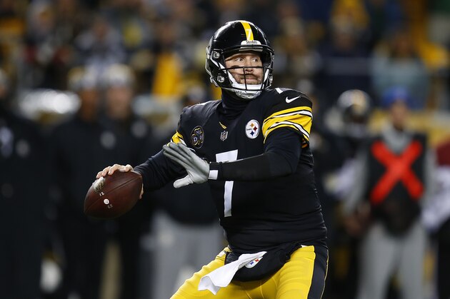 PITTSBURGH, PA - DECEMBER 10: Ben Roethlisberger #7 of the Pittsburgh Steelers drops back to pass in the first quarter during the game against the Baltimore Ravens at Heinz Field on December 10, 2017 in Pittsburgh, Pennsylvania. (Photo by Justin K. Aller/Getty Images)