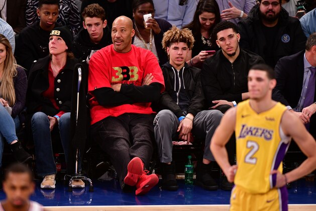 NEW YORK, NY - DECEMBER 12:  Tina Ball, LaVar Ball, LaMelo Ball, LiAngelo Ball and Lonzo Ball attend the Los Angeles Lakers Vs New York Knicks game at Madison Square Garden on December 12, 2017 in New York City.  (Photo by James Devaney/Getty Images)