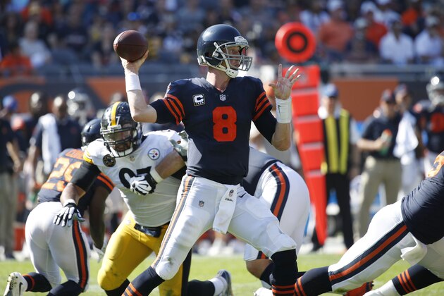 CHICAGO, IL - SEPTEMBER 24: Mike Glennon #8 of the Chicago Bears throws a pass during a game against the Pittsburgh Steelers at Soldier Field on September 24, 2017 in Chicago, Illinois. The Bears won 23-17 in overtime. (Photo by Joe Robbins/Getty Images)