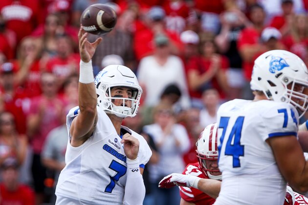 MADISON, WI - SEPTEMBER 17:  Conner Manning #7 of the Georgia State Panthers throws a pass in the fourth quarter against the Wisconsin Badgers at Camp Randall Stadium on September 17, 2016 in Madison, Wisconsin. (Photo by Dylan Buell/Getty Images)