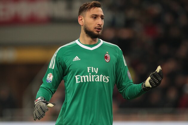 MILAN, ITALY - DECEMBER 13:  Gianluigi Donnarumma of AC Milan gestures during the Tim Cup match between AC Milan and Hellas Verona FC at Stadio Giuseppe Meazza on December 13, 2017 in Milan, Italy.  (Photo by Emilio Andreoli/Getty Images)
