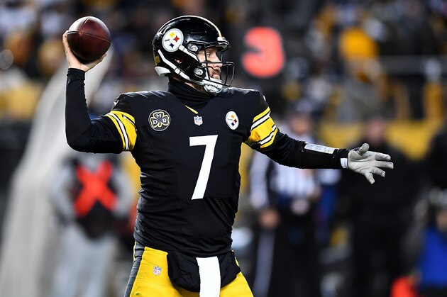 PITTSBURGH, PA - DECEMBER 10: Ben Roethlisberger #7 of the Pittsburgh Steelers drops back to pass in the second quarter during the game against the Baltimore Ravens at Heinz Field on December 10, 2017 in Pittsburgh, Pennsylvania. (Photo by Joe Sargent/Getty Images)