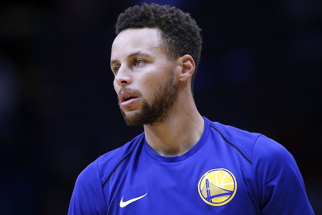 NEW ORLEANS, LA - DECEMBER 04:  Stephen Curry #30 of the Golden State Warriors warms up before a game against the New Orleans Pelicans at the Smoothie King Center on December 4, 2017 in New Orleans, Louisiana. NOTE TO USER: User expressly acknowledges and agrees that, by downloading and or using this Photograph, user is consenting to the terms and conditions of the Getty Images License Agreement.  (Photo by Jonathan Bachman/Getty Images)