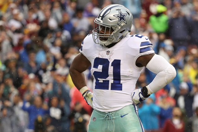 LANDOVER, MD - OCTOBER 29: Running back Ezekiel Elliott #21 of the Dallas Cowboys celebrates a touchdown against the Washington Redskins during the first quarter at FedEx Field on October 29, 2017 in Landover, Maryland. (Photo by Patrick Smith/Getty Images)