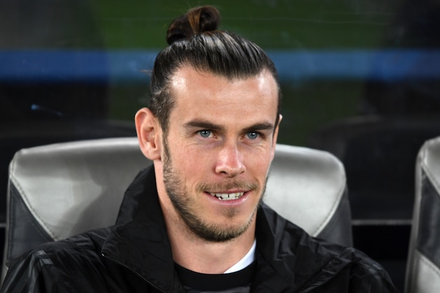 ABU DHABI, UNITED ARAB EMIRATES - DECEMBER 16:  Gareth Bale of Real Madrid looks on prior to the FIFA Club World Cup UAE 2017 Final between Gremio and Real Madrid at the Zayed Sports City Stadium on December 16, 2017 in Abu Dhabi, United Arab Emirates.  (Photo by Etsuo Hara/Getty Images)