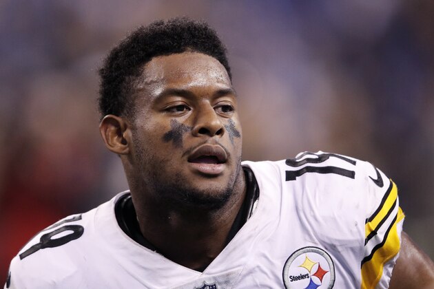 INDIANAPOLIS, IN - NOVEMBER 12: JuJu Smith-Schuster #19 of the Pittsburgh Steelers looks on during a game against the Indianapolis Colts at Lucas Oil Stadium on November 12, 2017 in Indianapolis, Indiana. The Steelers won 20-17. (Photo by Joe Robbins/Getty Images)
