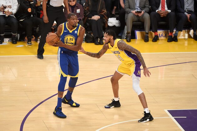 LOS ANGELES, CA - DECEMBER 18:  Kevin Durant #35 of the Golden State Warriors looks to pass the ball against the Los Angeles Lakers on December 18, 2017 at STAPLES Center in Los Angeles, California. NOTE TO USER: User expressly acknowledges and agrees that, by downloading and/or using this Photograph, user is consenting to the terms and conditions of the Getty Images License Agreement. Mandatory Copyright Notice: Copyright 2017 NBAE (Photo by Adam Pantozzi/NBAE via Getty Images)