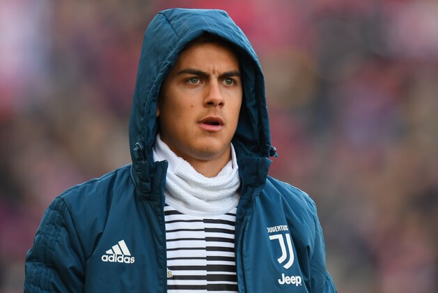 BOLOGNA, ITALY - DECEMBER 17:  Paulo Exequiel Dybala of Juventus looks on before the Serie A match between Bologna FC and Juventus at Stadio Renato Dall'Ara on December 17, 2017 in Bologna, Italy.  (Photo by Alessandro Sabattini/Getty Images)