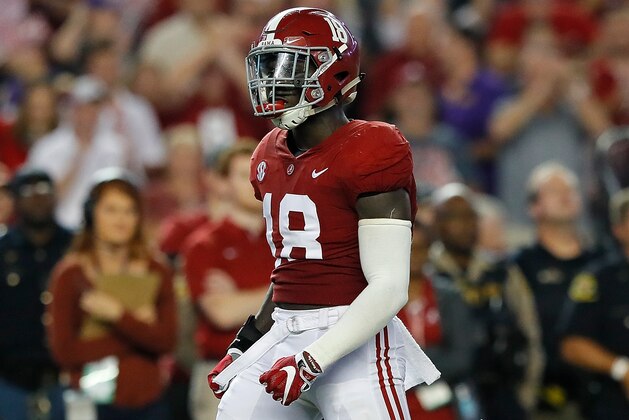 TUSCALOOSA, AL - NOVEMBER 04:  Dylan Moses #18 of the Alabama Crimson Tide reacts after a sack against the LSU Tigers at Bryant-Denny Stadium on November 4, 2017 in Tuscaloosa, Alabama.  (Photo by Kevin C. Cox/Getty Images)