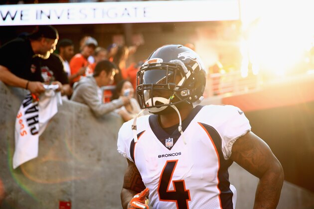 SANTA CLARA, CA - AUGUST 19:  Stevan Ridley #4 of the Denver Broncos runs on to the field for their game against the San Francisco 49ers at Levi's Stadium on August 19, 2017 in Santa Clara, California.  (Photo by Ezra Shaw/Getty Images)