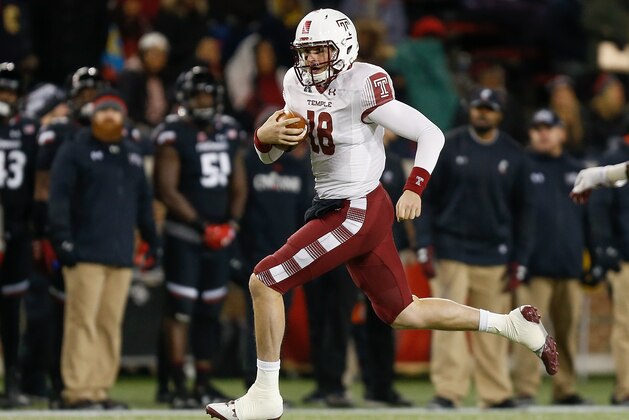 CINCINNATI, OH - NOVEMBER 10:  Frank Nutile #18 of the Temple Owls runs with the ball against the Cincinnati Bearcats during the second half at Nippert Stadium on November 10, 2017 in Cincinnati, Ohio.  (Photo by Michael Reaves/Getty Images)