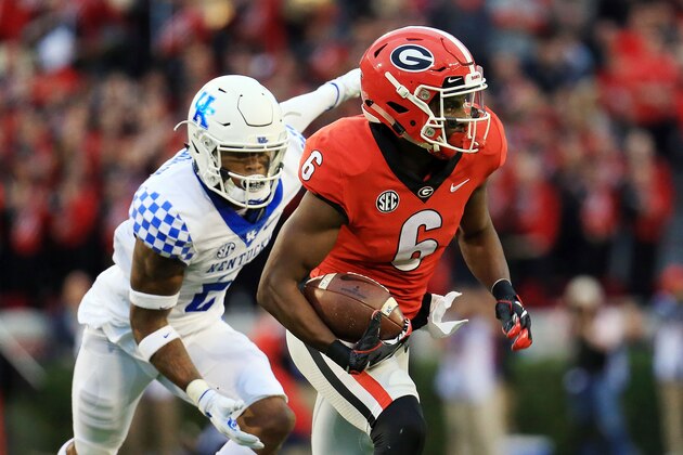 ATHENS, GA - NOVEMBER 18: Javon Wims #6 of the Georgia Bulldogs runs after a catch during the first half against the Kentucky Wildcats at Sanford Stadium on November 18, 2017 in Athens, Georgia. (Photo by Daniel Shirey/Getty Images)