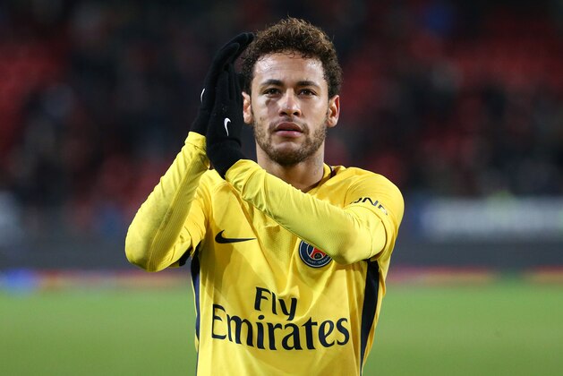 RENNES, FRANCE - DECEMBER 16: Neymar Jr of PSG celebrates the victory following the French Ligue 1 match between Stade Rennais and Paris Saint Germain (PSG) at Roazhon Park on December 16, 2017 in Rennes, France. (Photo by Jean Catuffe/Getty Images)