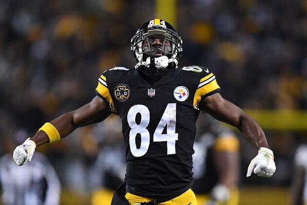 PITTSBURGH, PA - NOVEMBER 26: Antonio Brown #84 of the Pittsburgh Steelers in action during the game against the Green Bay Packers at Heinz Field on November 26, 2017 in Pittsburgh, Pennsylvania. (Photo by Joe Sargent/Getty Images)