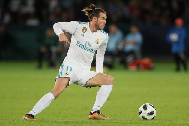 ABU DHABI, UNITED ARAB EMIRATES - DECEMBER 16:  Gareth Bale of Real Madrid in action during the FIFA Club World Cup UAE 2017 final match between Gremio and Real Madrid CF at Zayed Sports City Stadium on December 16, 2017 in Abu Dhabi, United Arab Emirates. (Photo by Matthew Ashton - AMA/Getty Images)