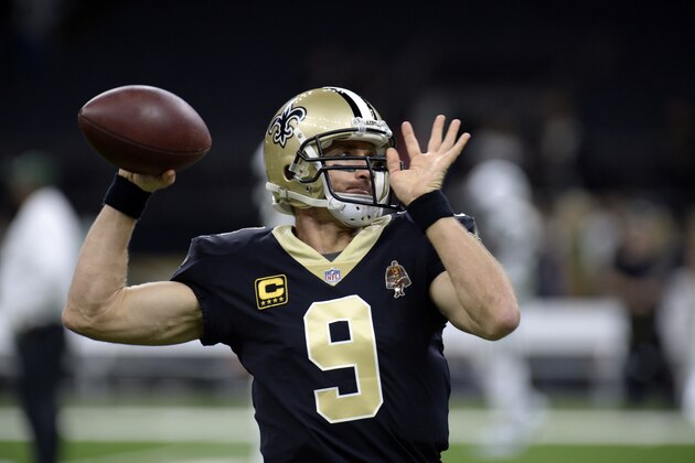 New Orleans Saints quarterback Drew Brees (9) warms up before an NFL football game against the New York Jets in New Orleans, Sunday, Dec. 17, 2017. (AP Photo/Bill Feig)