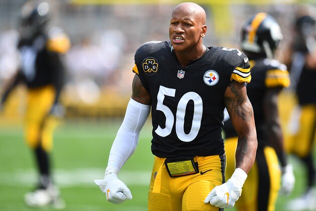 PITTSBURGH, PA - SEPTEMBER 17:  Ryan Shazier #50 of the Pittsburgh Steelers looks on during the game against the Minnesota Vikings at Heinz Field on September 17, 2017 in Pittsburgh, Pennsylvania. (Photo by Joe Sargent/Getty Images)