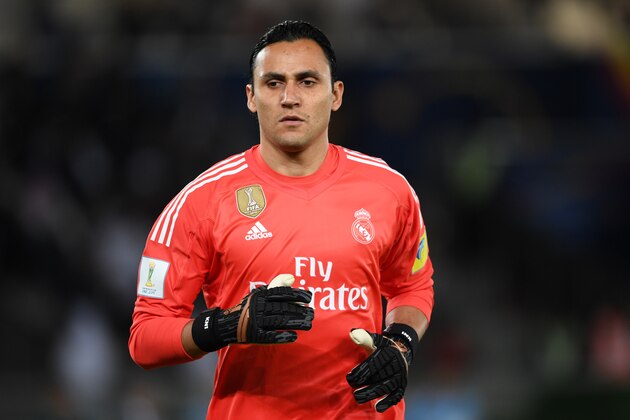 ABU DHABI, UNITED ARAB EMIRATES - DECEMBER 16:  Keylor Navas of Real Madrid in action during the FIFA Club World Cup UAE 2017 Final between Gremio and Real Madrid at the Zayed Sports City Stadium on December 16, 2017 in Abu Dhabi, United Arab Emirates.  (Photo by Etsuo Hara/Getty Images)
