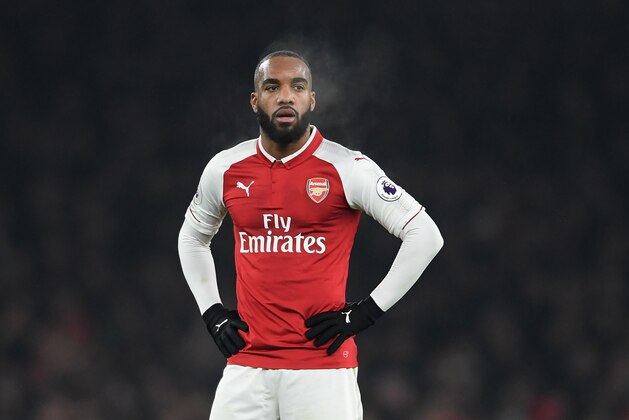 LONDON, ENGLAND - DECEMBER 02:  Alexandre Lacazette of Arsenal shows his disappointment during the Premier League match between Arsenal and Manchester United at Emirates Stadium on December 2, 2017 in London, England.  (Photo by Laurence Griffiths/Getty Images)