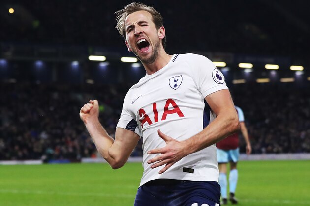 BURNLEY, ENGLAND - DECEMBER 23: Harry Kane of Tottenham Hotspur celebrates after he scores his third goal during the Premier League match between Burnley and Tottenham Hotspur at Turf Moor on December 23, 2017 in Burnley, England. (Photo by Ian MacNicol/Getty Images)