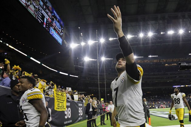 HOUSTON, TX - DECEMBER 25:  Ben Roethlisberger #7 of the Pittsburgh Steelers tosses a towel to fans after the game against the Houston Texans at NRG Stadium on December 25, 2017 in Houston, Texas.  (Photo by Tim Warner/Getty Images)