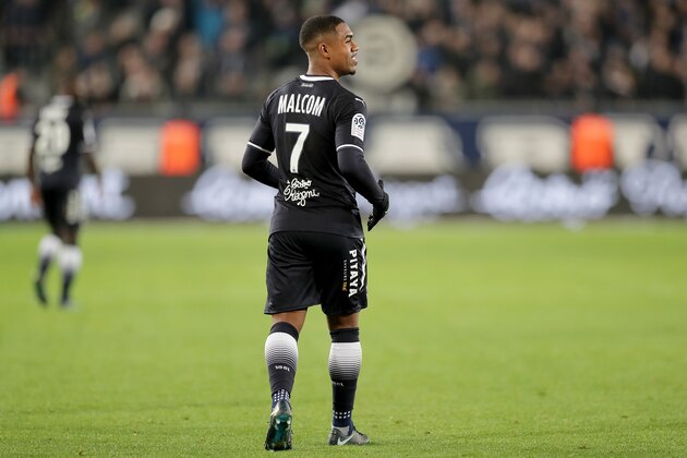BORDEAUX, FRANCE - DECEMBER 21:  Malcom of Bordeaux looks on during the Ligue 1 match between FC Girondins de Bordeaux and Montpellier Herault SC at Stade Matmut Atlantique on December 21, 2017 in Bordeaux, .  (Photo by Romain Perrocheau/Getty Images)