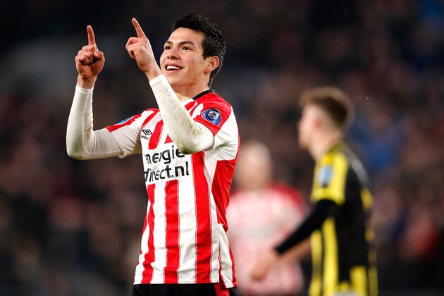 EINDHOVEN, NETHERLANDS - DECEMBER 23: Hirving Lozano of PSV celebrates 2-1 during the Dutch Eredivisie  match between PSV v Vitesse at the Philips Stadium on December 23, 2017 in Eindhoven Netherlands (Photo by Edwin van Zandvoort/Soccrates/Getty Images)