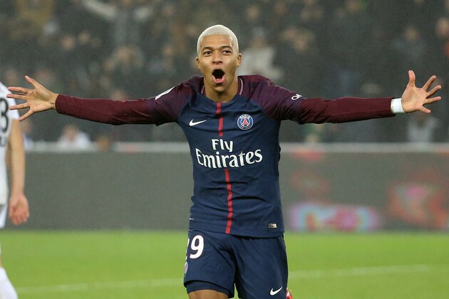 PARIS, FRANCE - DECEMBER 20: Kylian Mbappe of PSG celebrates his goal during the French Ligue 1 match between Paris Saint Germain (PSG) and Stade Malherbe Caen at Parc des Princes on December 20, 2017 in Paris, France. (Photo by Jean Catuffe/Getty Images)