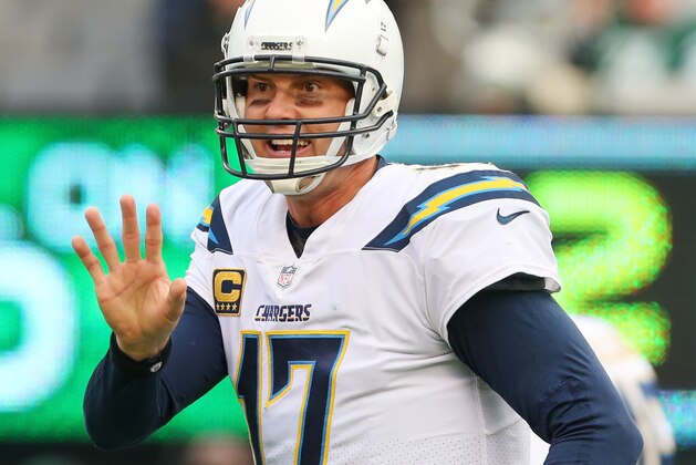 EAST RUTHERFORD, NJ - DECEMBER 24:  Philip Rivers #17 of the Los Angeles Chargers calls out to his teammates prior to the snap during the first half against the New York Jets in an NFL game at MetLife Stadium on December 24, 2017 in East Rutherford, New Jersey.  (Photo by Ed Mulholland/Getty Images)