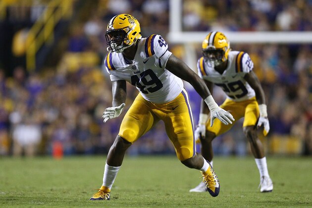 BATON ROUGE, LA - SEPTEMBER 23:  Arden Key #49 of the LSU Tigers rushes during a game against the Syracuse Orange at Tiger Stadium on September 23, 2017 in Baton Rouge, Louisiana.  (Photo by Jonathan Bachman/Getty Images)