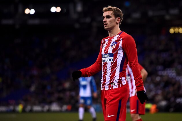 Atletico Madrid's French forward Antoine Griezmann looks on during the Spanish league football match RCD Espanyol vs Club Atletico de Madrid at the RCDE Stadium in Cornella de Llobregat on December 22, 2017.  / AFP PHOTO / Josep LAGO        (Photo credit should read JOSEP LAGO/AFP/Getty Images)