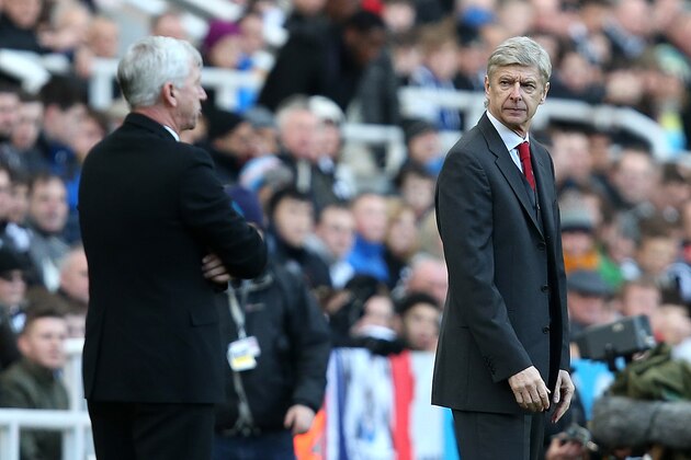 NEWCASTLE UPON TYNE, ENGLAND - DECEMBER 29:  Manager of Arsenal Arsene Wenger and Manager of Newcastle United Alan Pardew on the touchline during the Barclays Premier League match between Newcastle United and Arsenal at St James' Park on December 29, 2013 in Newcastle upon Tyne, England.  (Photo by Jan Kruger/Getty Images)