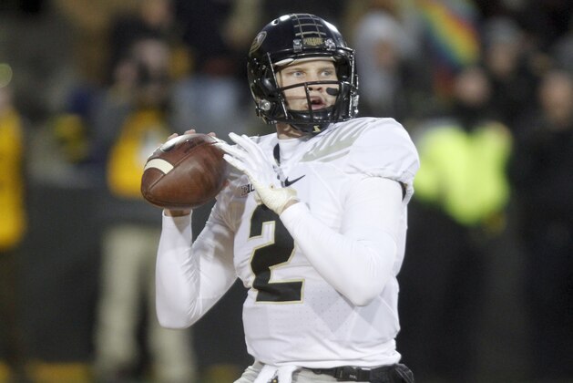 IOWA CITY, IA - NOVEMBER 18:  Quarterback Elijah Sindelar #2 of the Purdue Boilermakers drops back to throw in the third quarter against the Iowa Hawkeyes on November 18, 2017 at Kinnick Stadium in Iowa City, Iowa.  (Photo by Matthew Holst/Getty Images)