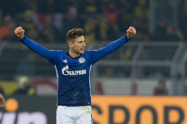 DORTMUND, GERMANY - NOVEMBER 25: Leon Goretzka of Schalke celebrates after winning the Bundesliga match between Borussia Dortmund and FC Schalke 04 at Signal Iduna Park on November 25, 2017 in Dortmund, Germany. (Photo by TF-Images/TF-Images via Getty Images)