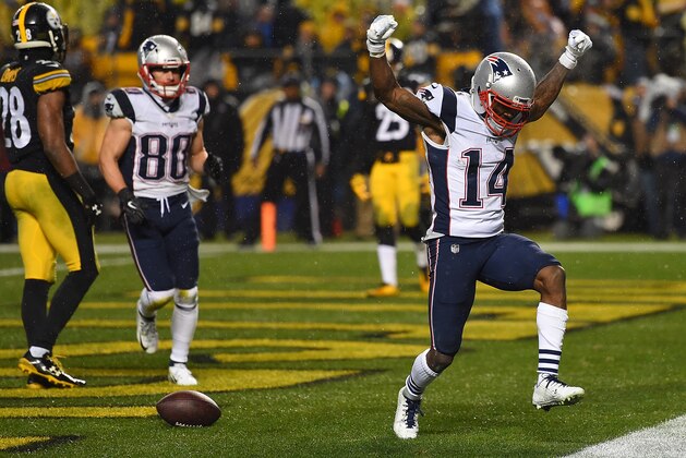 PITTSBURGH, PA - DECEMBER 17: Brandin Cooks #14 of the New England Patriots celebrates after a 4 yard touchdown reception in the third quarter during the game against the Pittsburgh Steelers at Heinz Field on December 17, 2017 in Pittsburgh, Pennsylvania. (Photo by Joe Sargent/Getty Images) PITTSBURGH, PA - DECEMBER 17: Brandin Cooks #14 of the New England Patriots celebrates after a 4 yard touchdown reception in the third quarter during the game against the Pittsburgh Steelers at Heinz Field on December 17, 2017 in Pittsburgh, Pennsylvania. (Photo by Joe Sargent/Getty Images)