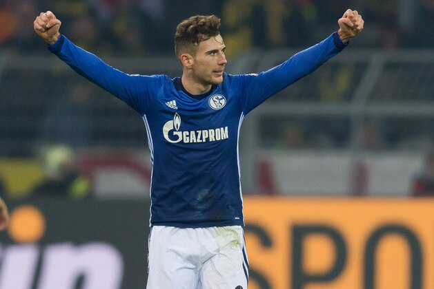 DORTMUND, GERMANY - NOVEMBER 25: Leon Goretzka of Schalke celebrates after winning the Bundesliga match between Borussia Dortmund and FC Schalke 04 at Signal Iduna Park on November 25, 2017 in Dortmund, Germany. (Photo by TF-Images/TF-Images via Getty Images)