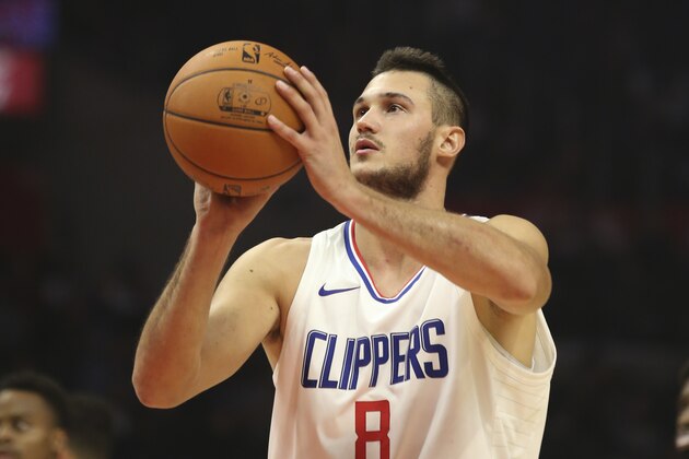 Los Angeles Clippers forward Danilo Gallinari #8 in actions during the first half of an NBA basketball game between Los Angeles Clippers and Dallas Mavericks Wednesday, Nov. 1, 2017, in Los Angeles. (AP Photo/Ringo H.W. Chiu)