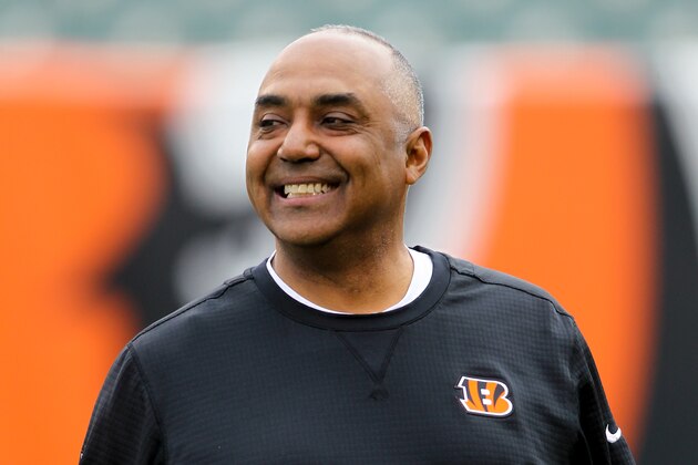 CINCINNATI, OH - DECEMBER 10:  Head coach Marvin Lewis of the Cincinnati Bengals looks on prior to the game against the Chicago Bears at Paul Brown Stadium on December 10, 2017 in Cincinnati, Ohio.  (Photo by John Grieshop/Getty Images)