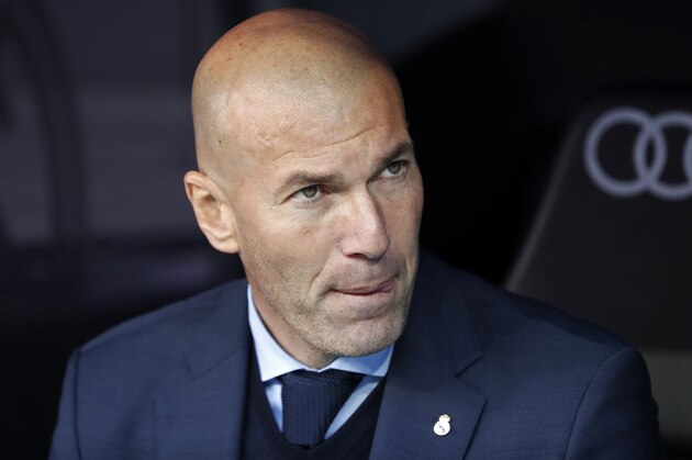 MADRID, SPAIN - DECEMBER 23: Head coach Zinedine Zidane of Real Madrid looks on during the La Liga match between Real Madrid and Barcelona at Estadio Santiago Bernabeu on December 23, 2017 in Madrid, Spain.  (Photo by TF-Images/TF-Images via Getty Images)
